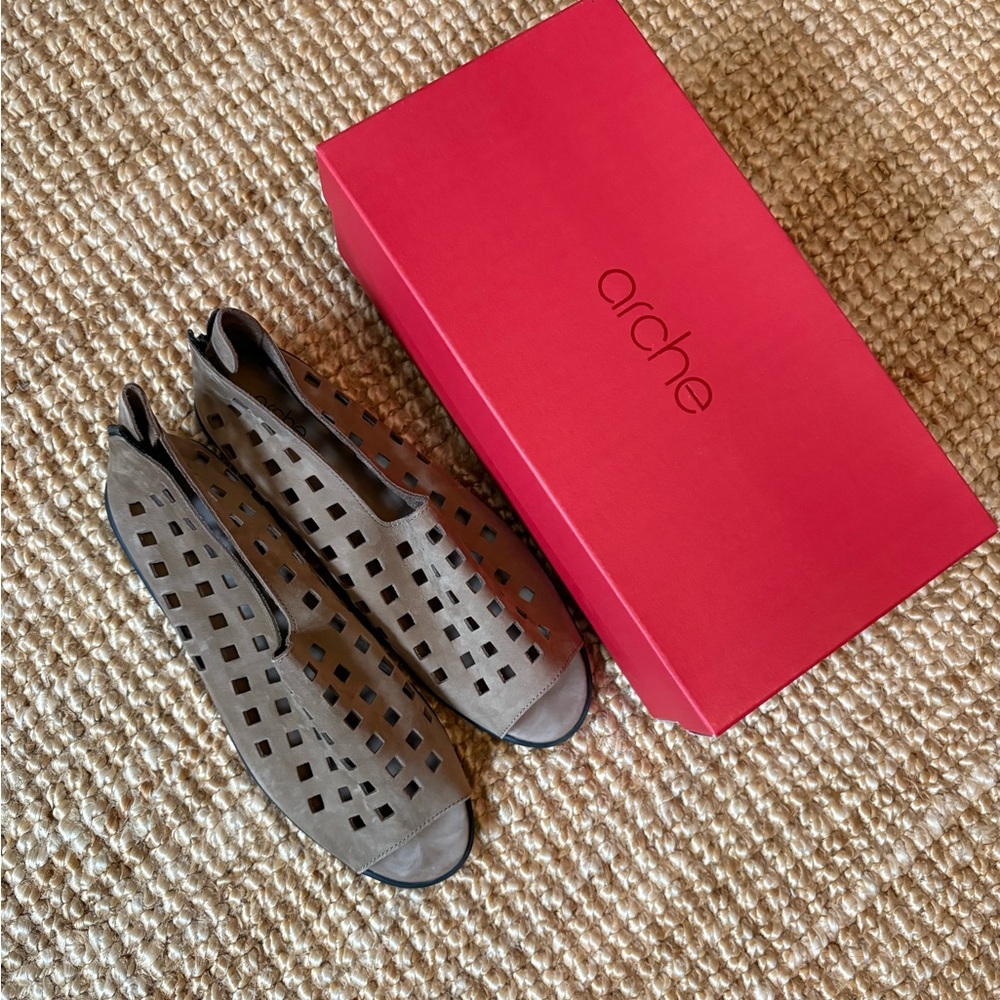 NEW Arche Women's Gray Perforated Peep-Toe